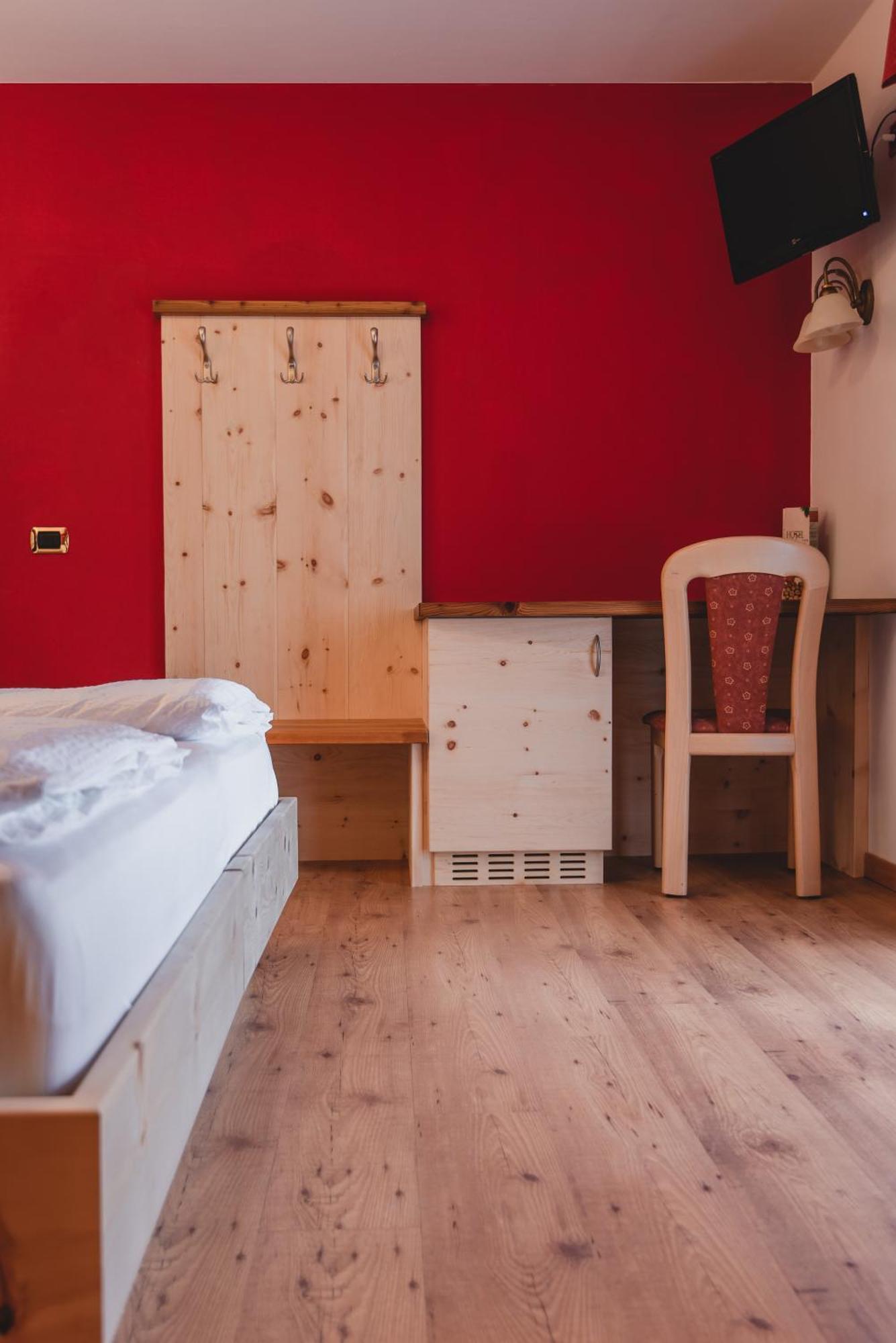 Hotel Zirmes Моэна Экстерьер фото