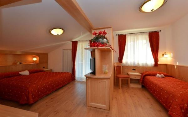 Hotel Zirmes Моэна Экстерьер фото