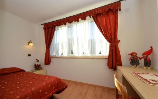 Hotel Zirmes Моэна Экстерьер фото